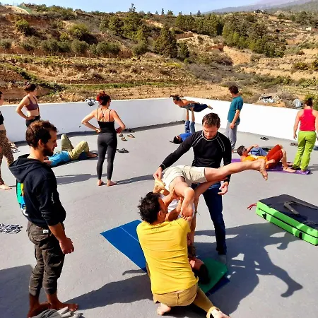 营地 Climbing With Sky Windows !